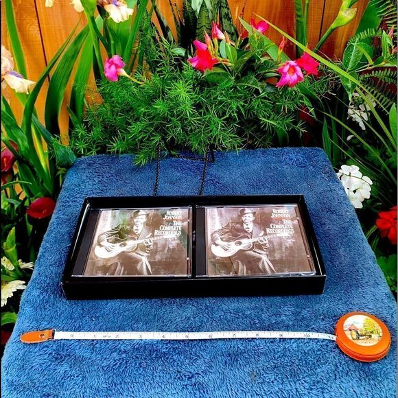 NIOB complete recordings of bluesman Robert Johnson with biography book - Picture 15 of 16